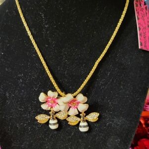 New Betsey Johnson Flowers with Bees Necklace